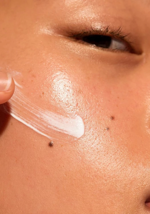 Kрем за лице Skin Defence Light SPF50 60 ml