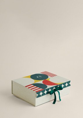 Подаръчна кутия Medium AR25