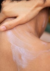 Успокояващо масло за тяло Бадемово мляко 200 ml