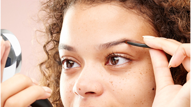 оформяне на вежди