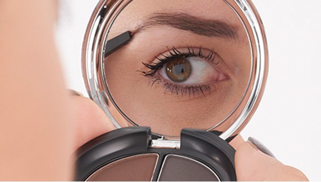 оформяне на вежди